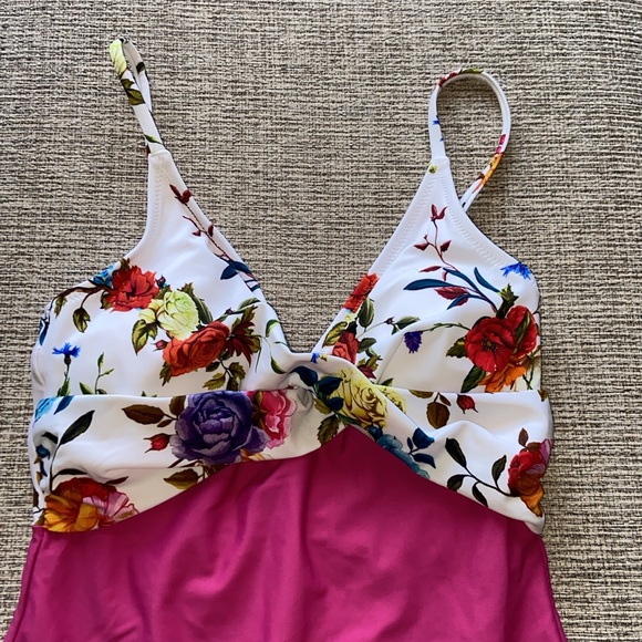 Cupshe One-Piece Swimsuit - Picture 4 of 10